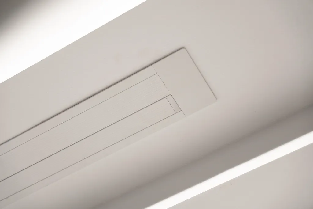 in-ceiling-series-projectiescherm-260cm-x-146cm-16-9-2-Ceiling Build In.webp