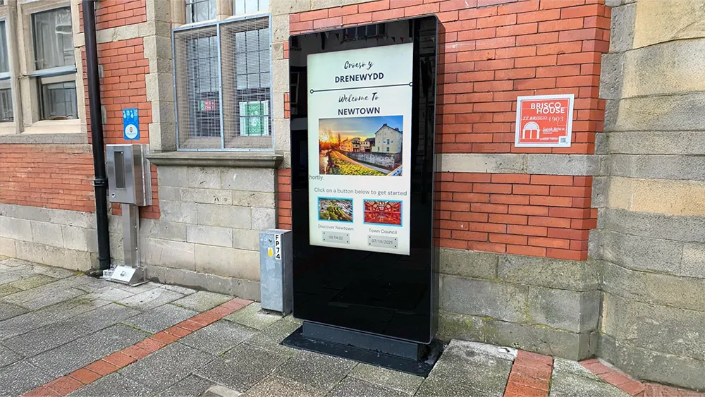 outdoor-freestanding-touch-01.webp
