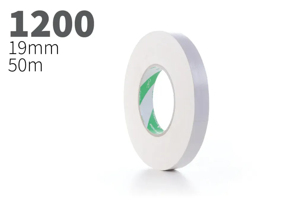 [D026720] Nichiban gaffa tape "1200" 50m rol 19mm wit
